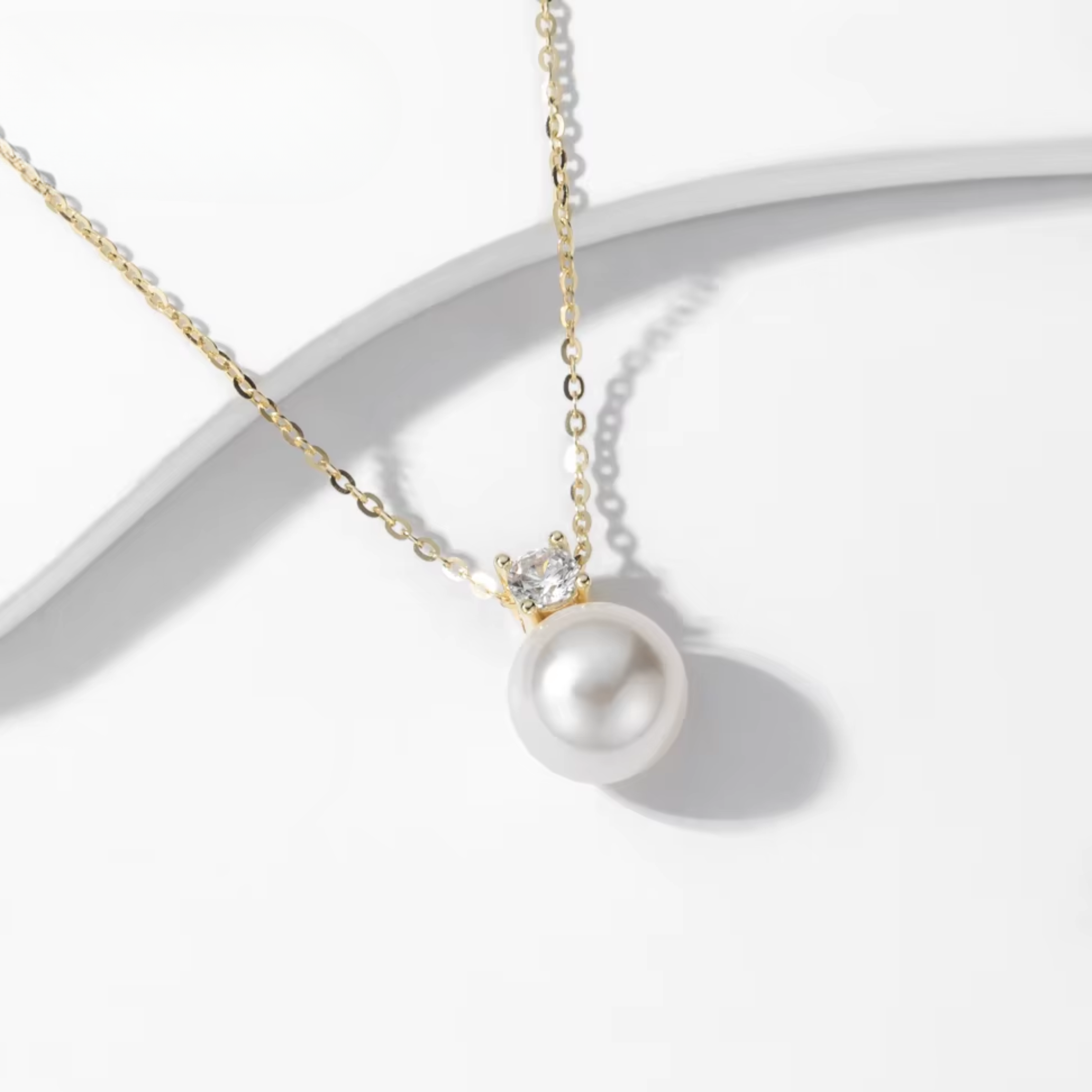 Crown Pearl Necklace