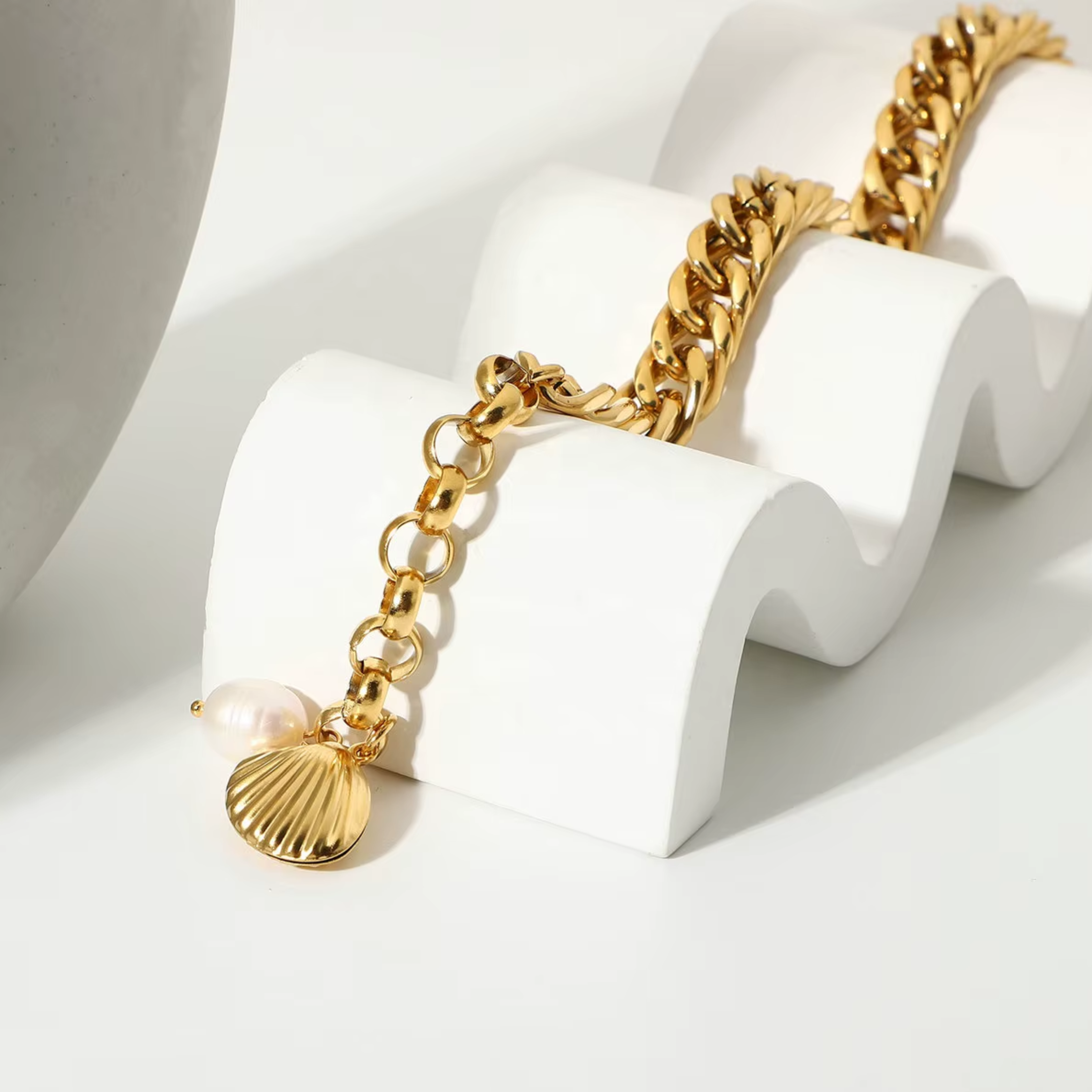 Golden Shell Bracelet