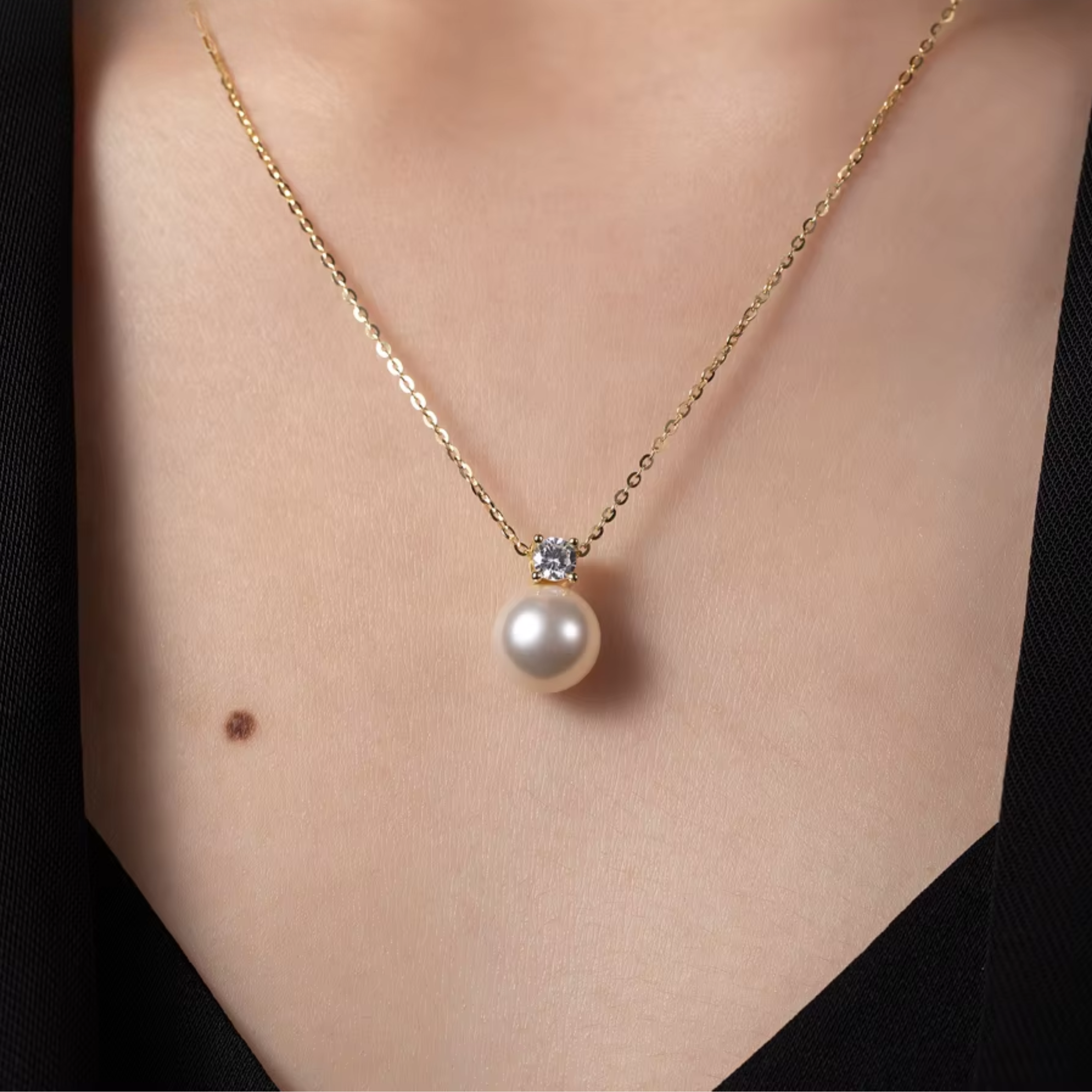 Crown Pearl Necklace