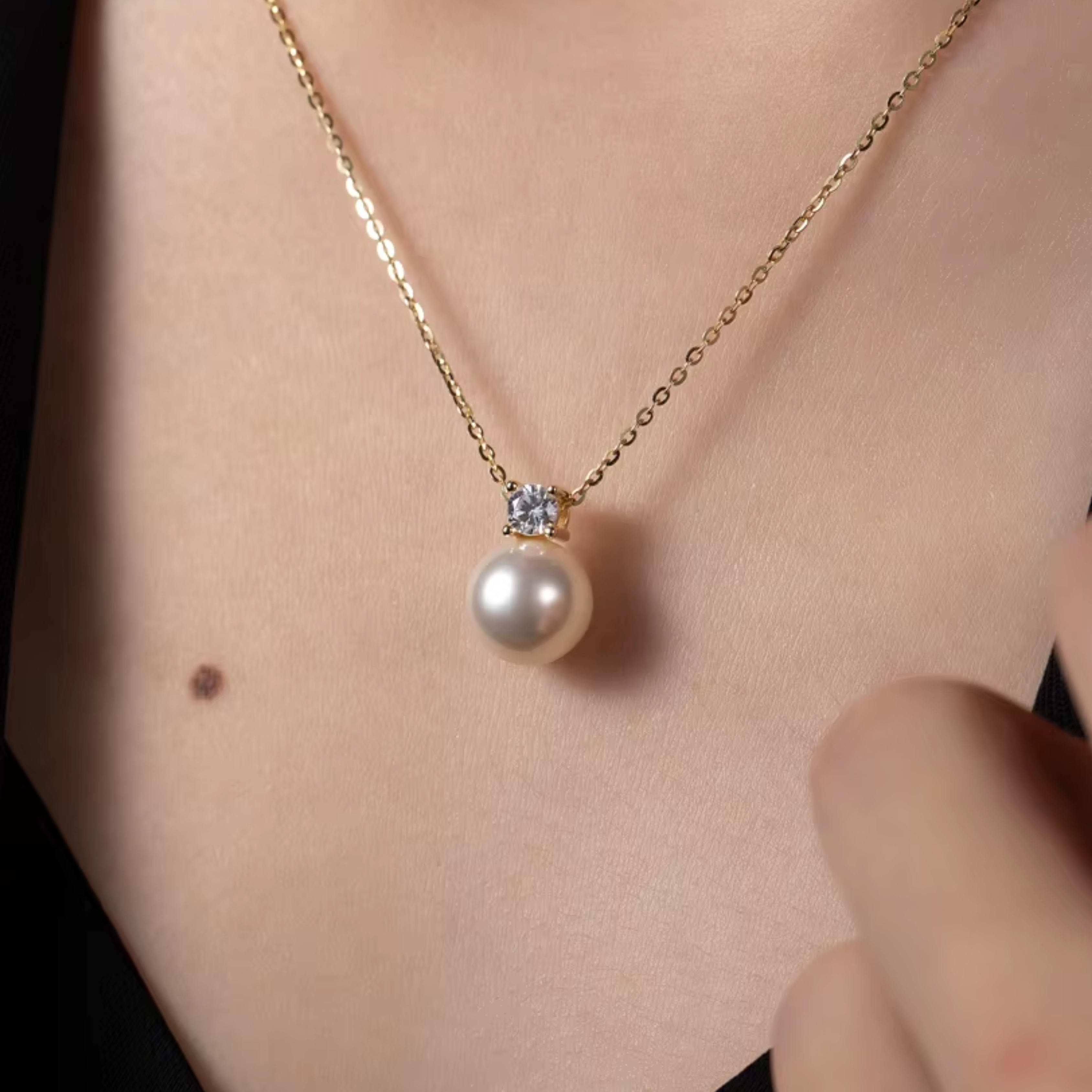 Crown Pearl Necklace