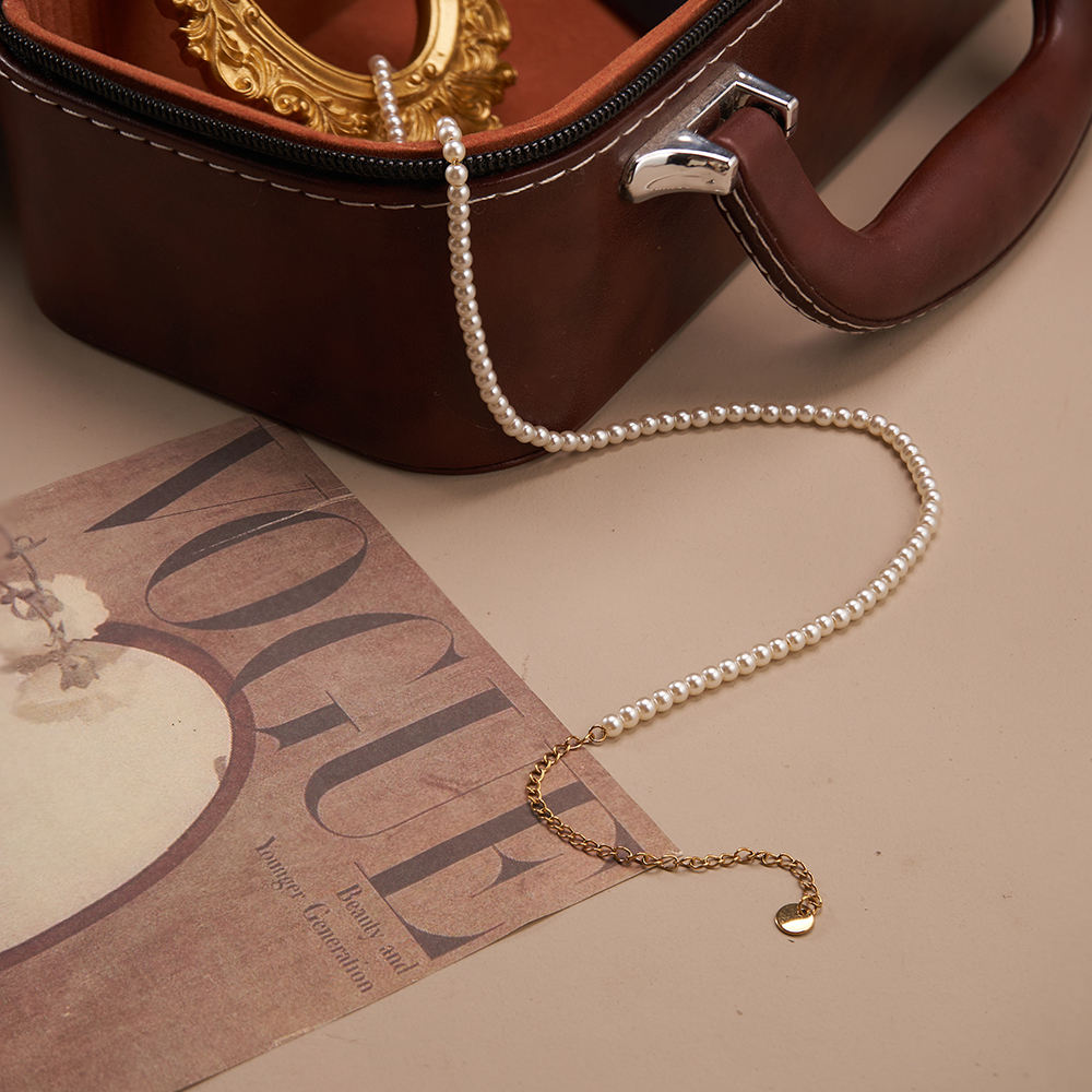 Lustrous Grace Chocker