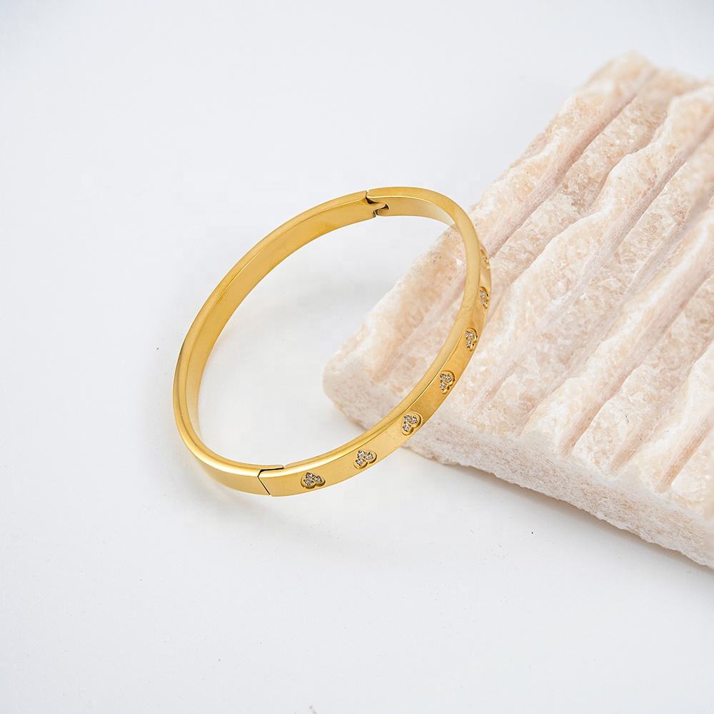 Timeless Hearts Bracelet