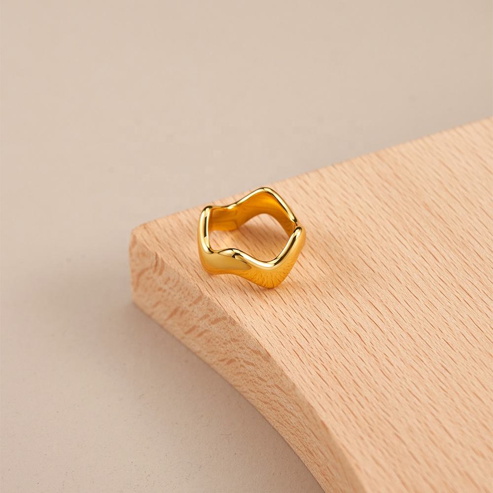 Crowned Essence Ring